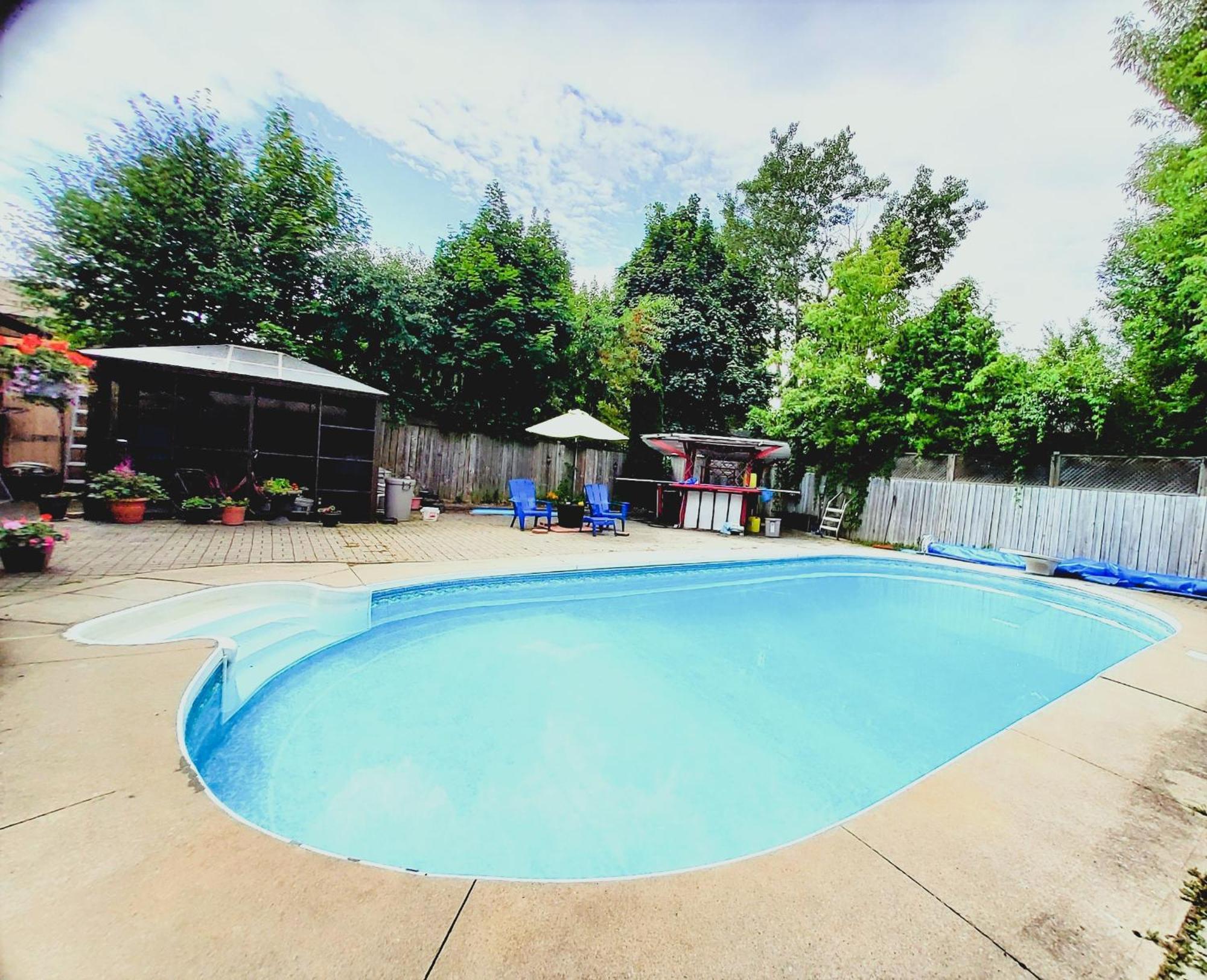 Appartamento Cozy And Quiet House With Swimming Pool Toronto Esterno foto